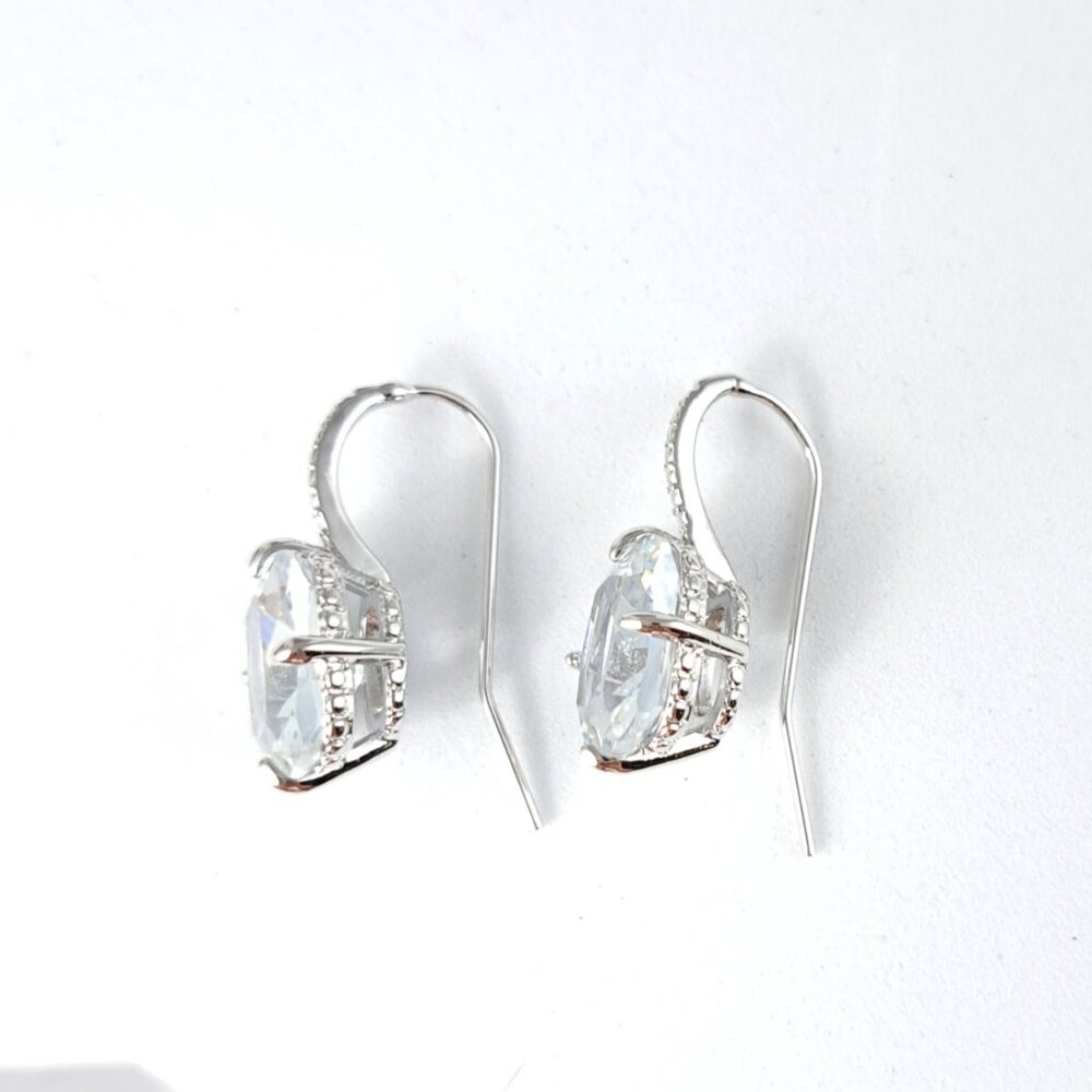 Elegant Silver Gemstone Drop Earrings - Picture 2 of 4